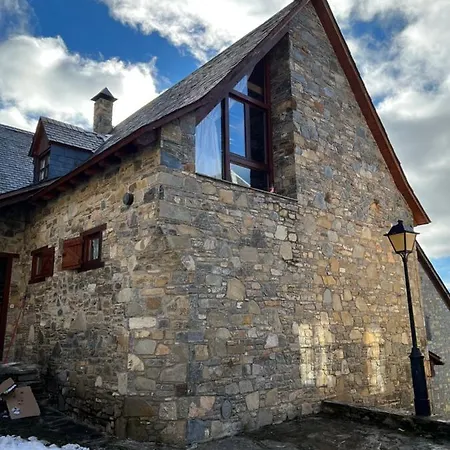 Casa De Piedra Con Encanto En El Bonito Pueblo De Holiday home *