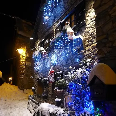 Casa De Piedra Con Encanto En El Bonito Pueblo De