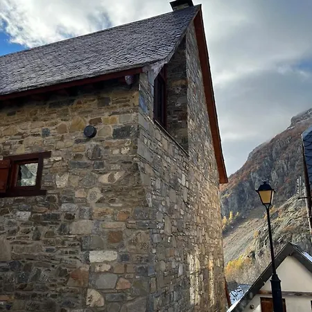Casa De Piedra Con Encanto En El Bonito Pueblo De Holiday home