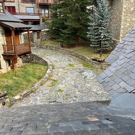 Casa De Piedra Con Encanto En El Bonito Pueblo De