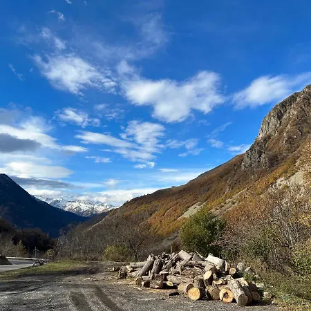 Casa Esquí En Pueblo Junto A Baqueira Beret Сasa de vacaciones *