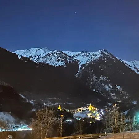 Сasa de vacaciones Casa Esquí En Pueblo Junto A Baqueira Beret *